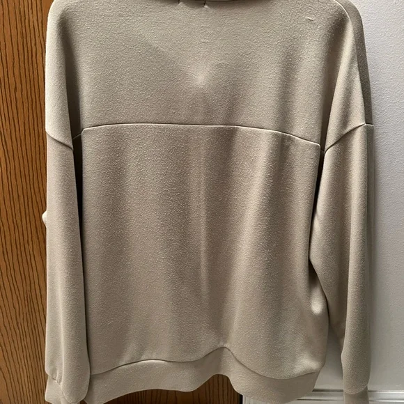 Women’s Buckle Black Half-Zip Hoodie in Stone Taupe - Picture 3 of 3